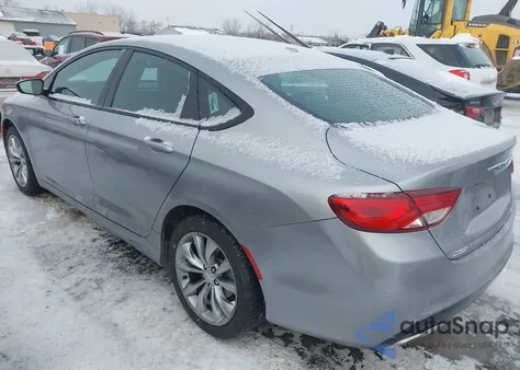 2015 Chrysler 200 S z USA, uszkodzony, nr VIN 1C3CCCBB8FN749679